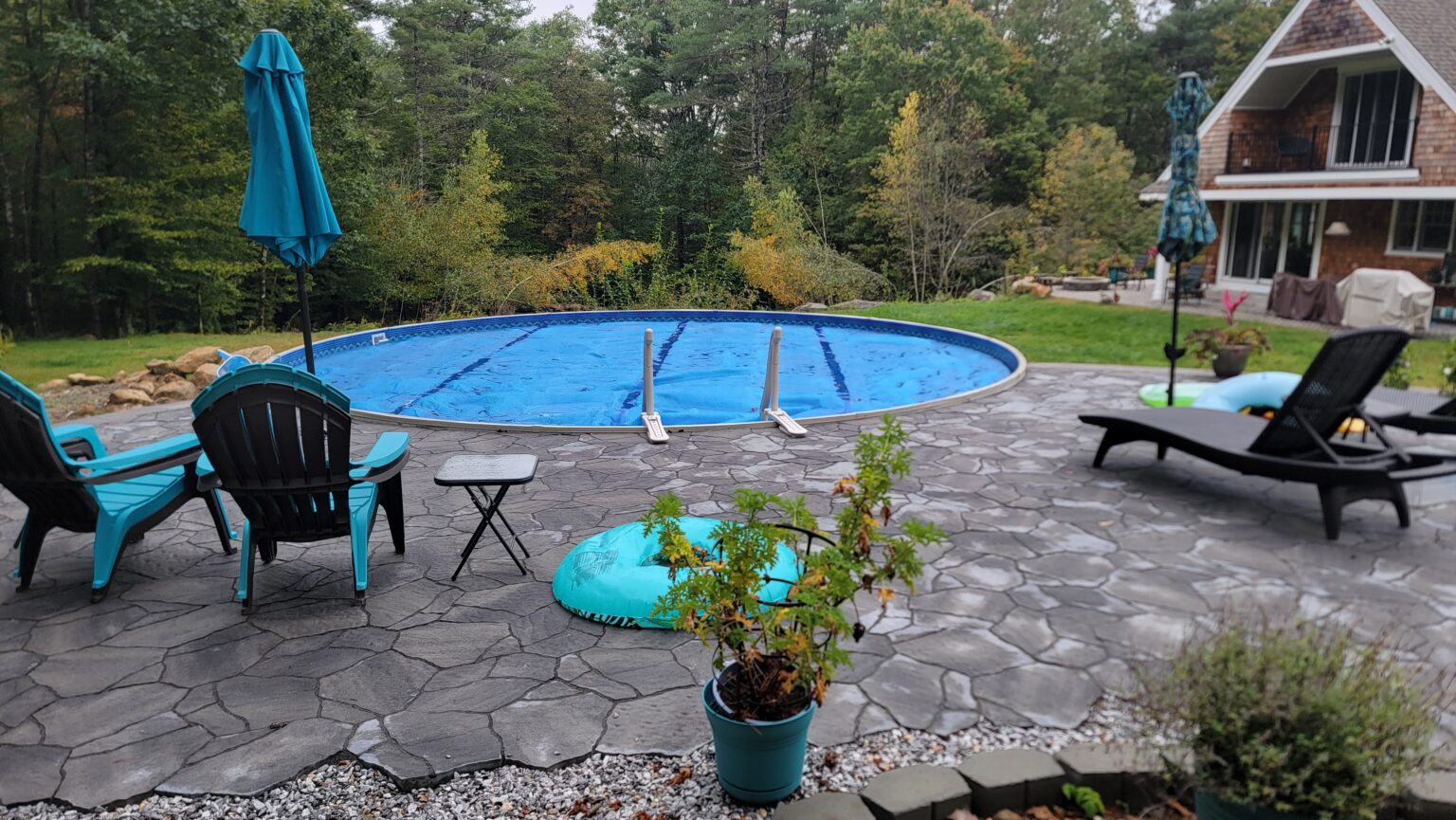 Splash Pool Designs Inc. - Paradise In Your Own Backyard